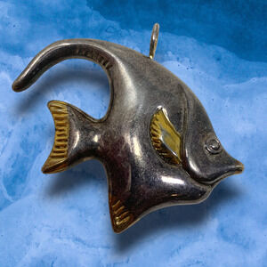 Vintage BEST Dimensional Angel Fish Pendant Silver & Gold Tone Brooch Pin